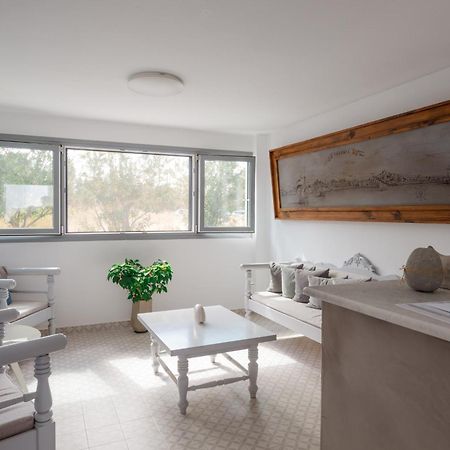 Nautilus Apartments-Suites Parikia  Bagian luar foto