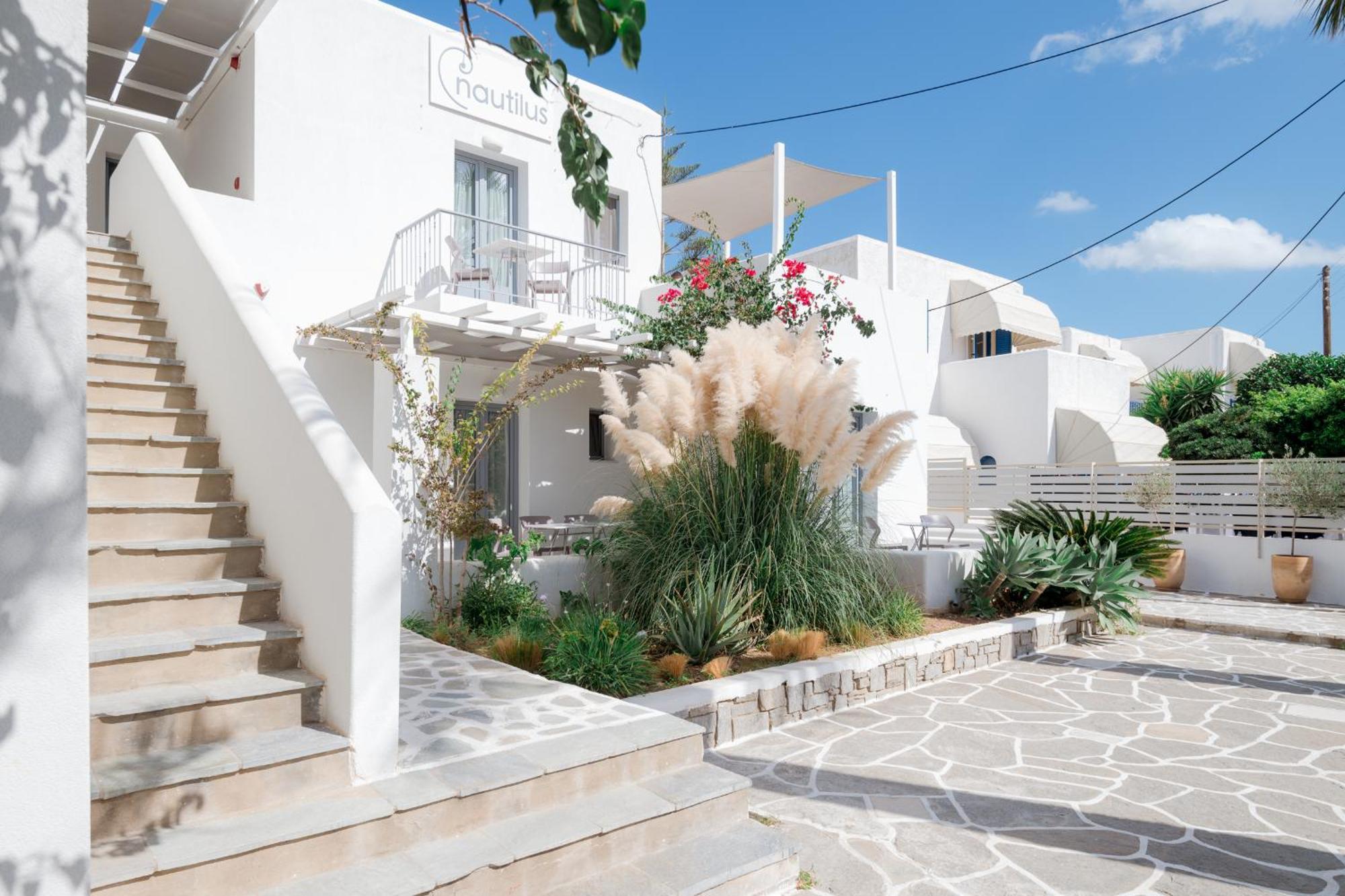 Nautilus Apartments-Suites Parikia  Bagian luar foto