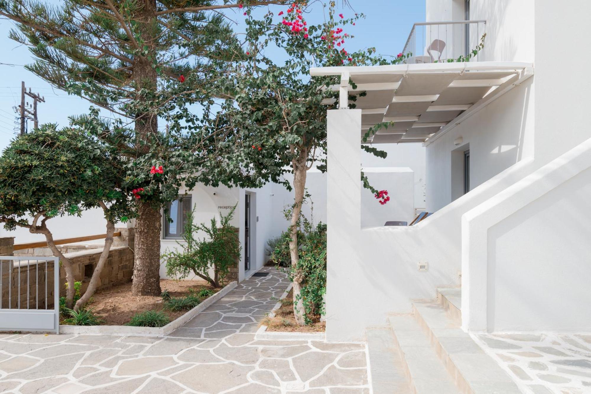 Nautilus Apartments-Suites Parikia  Bagian luar foto