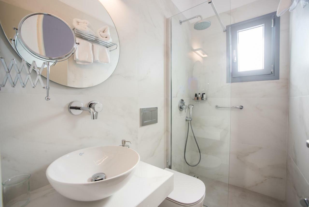 Nautilus Apartments-Suites Parikia  Bagian luar foto