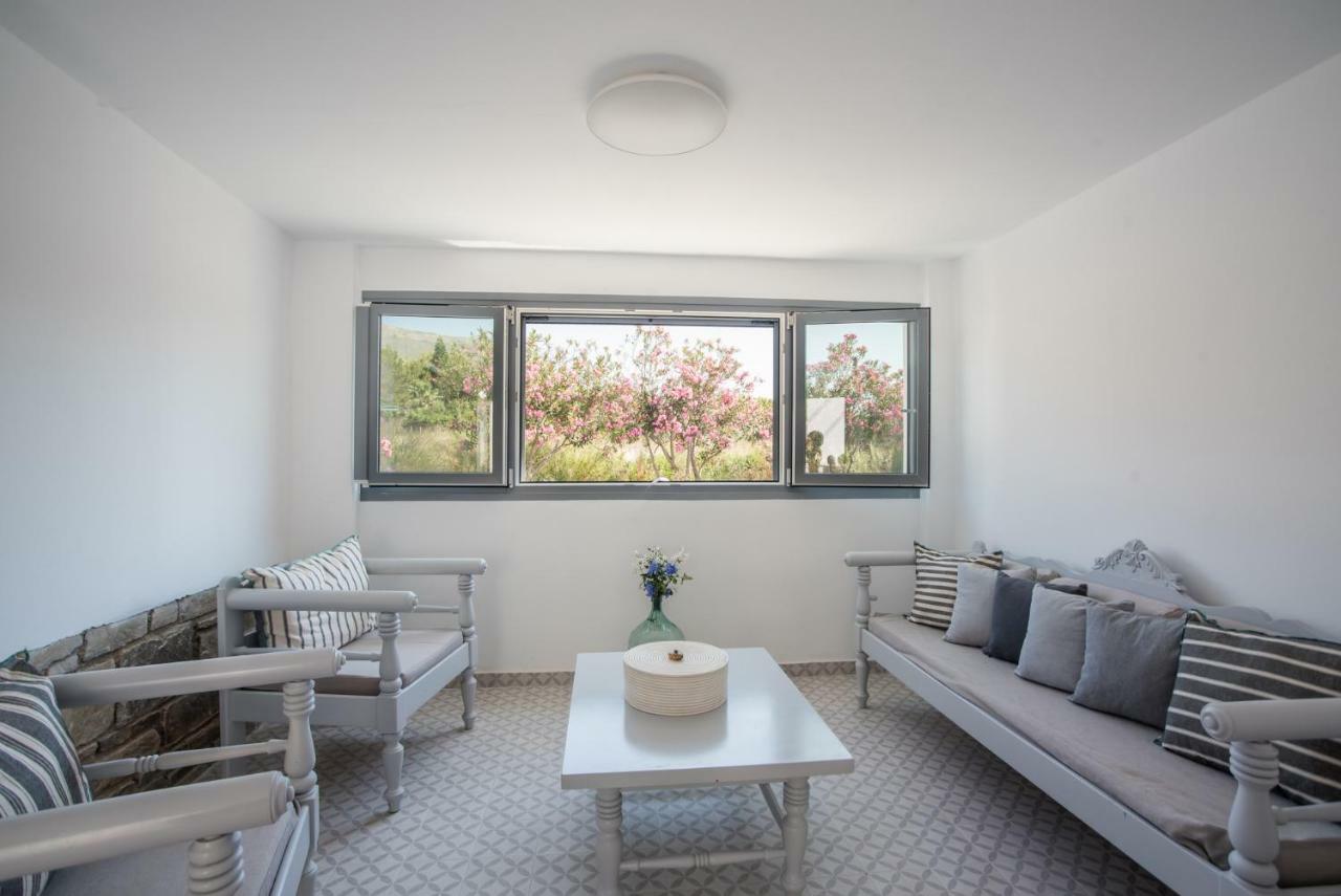 Nautilus Apartments-Suites Parikia  Bagian luar foto