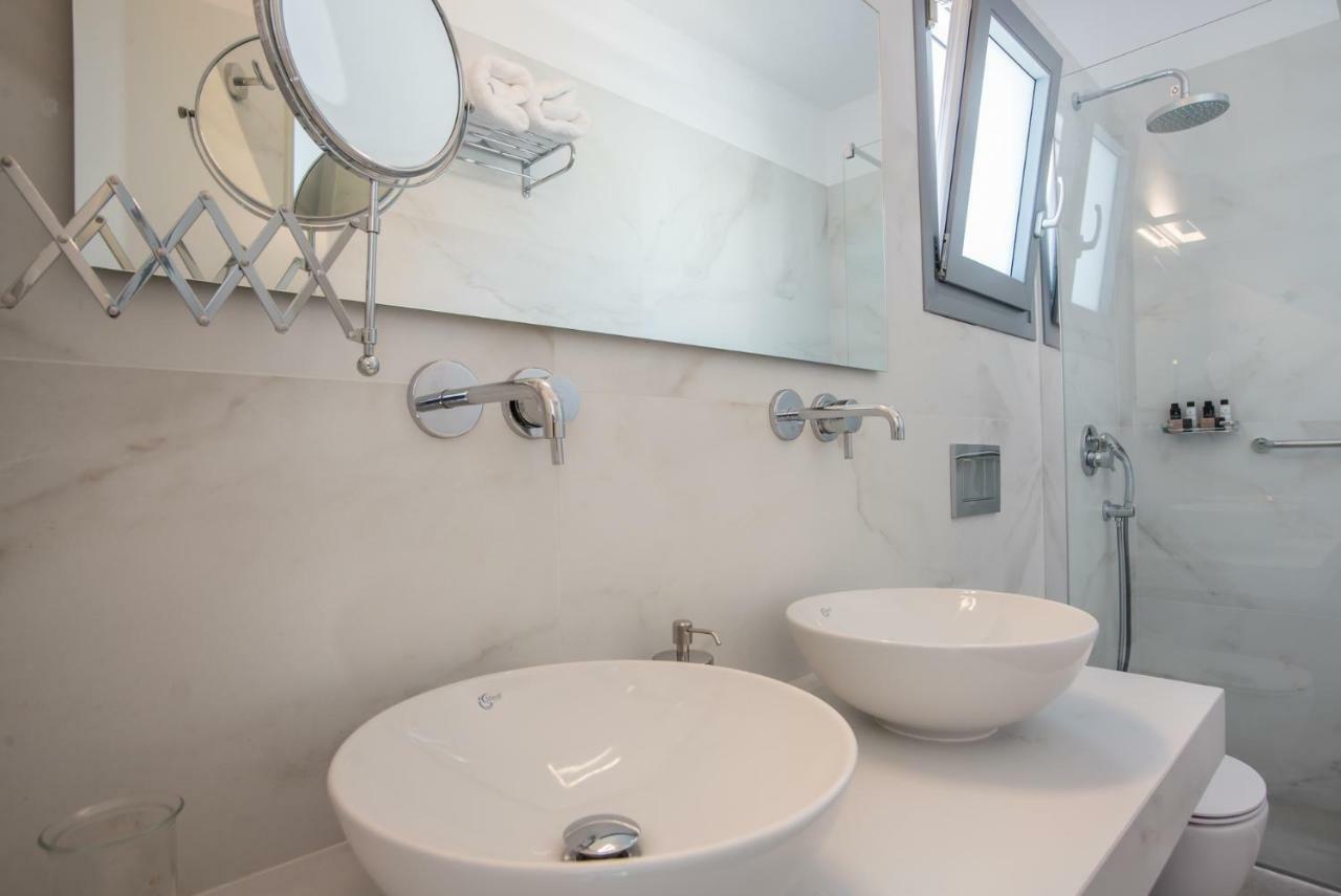 Nautilus Apartments-Suites Parikia  Bagian luar foto