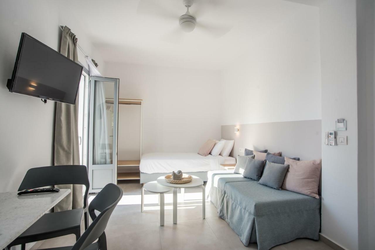 Nautilus Apartments-Suites Parikia  Bagian luar foto