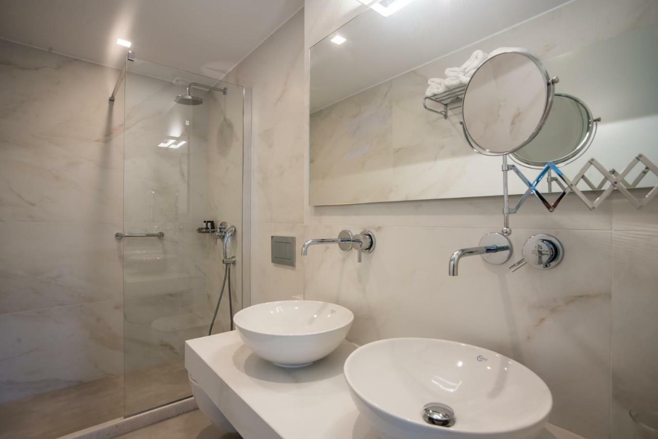 Nautilus Apartments-Suites Parikia  Bagian luar foto